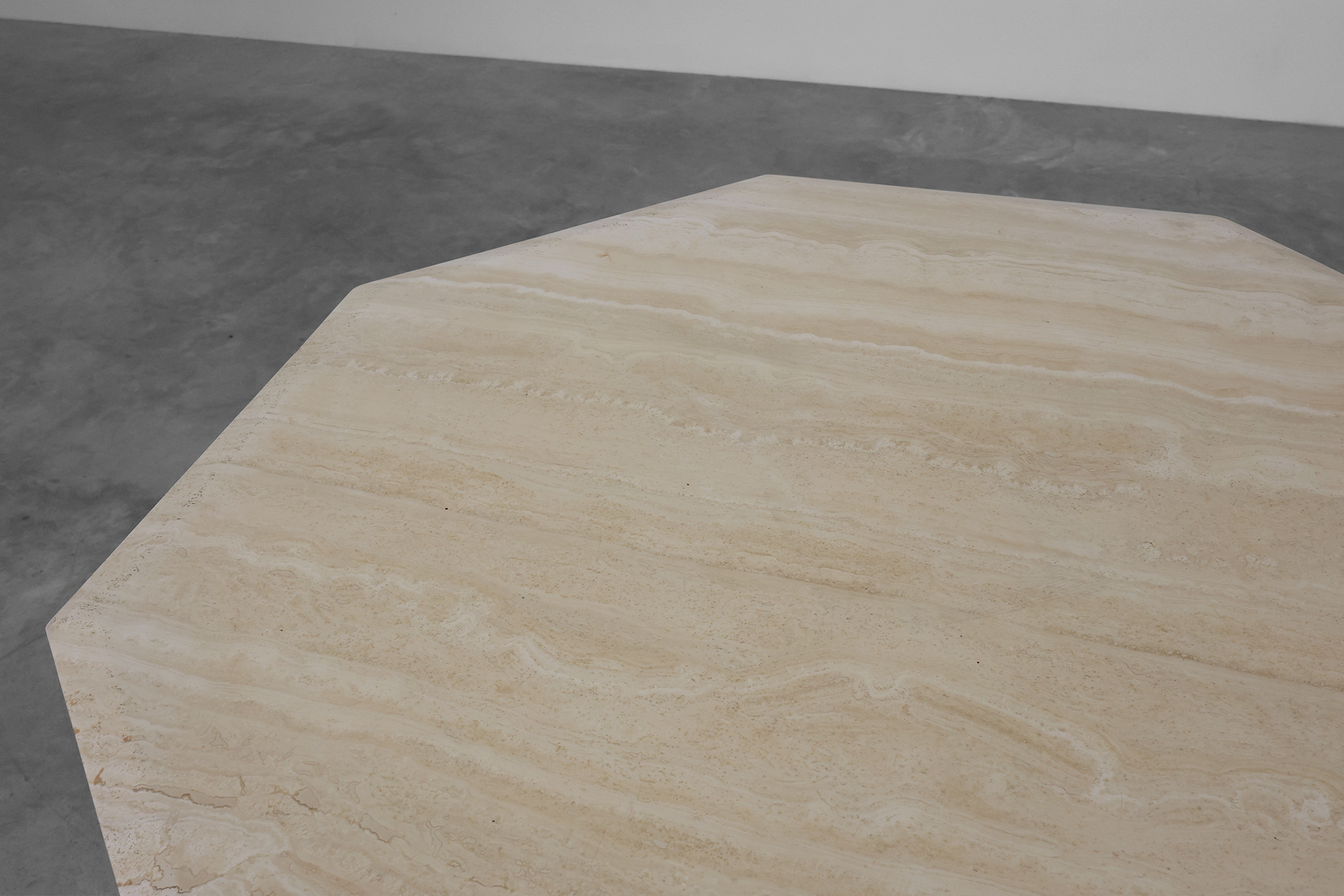 Mid-Century Italian octagonal Travertine Dining Table, 1980sthumbnail